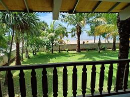 Coconut Lodge