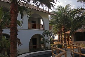 Coconut Lodge