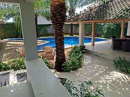 Coconut Lodge
