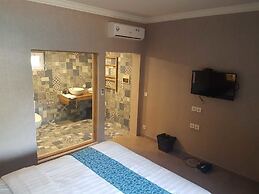 Coconut Lodge