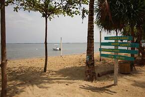 Coconut Lodge
