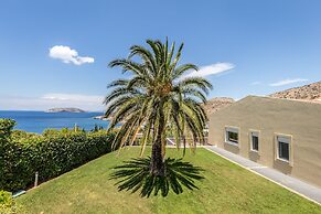 Niriides Villa