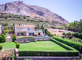 Niriides Villa