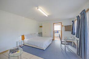Queechy Motel