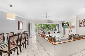 Poolside Apt In Alamanda Beachfront Resort 55
