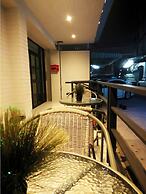 Sleep With Me Bangkok - BTS Phra Khanong