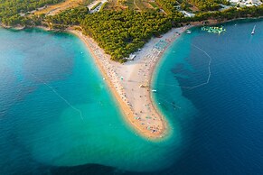 Zlatni rat Beach Resort