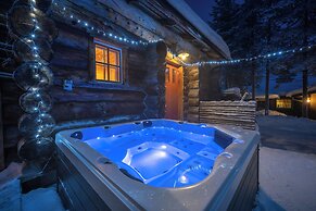 Kuukkeli Hirvas Suite