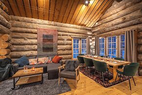 Kuukkeli Hirvas Suite