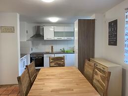 AB Apartment Objekt 122 - Hostel