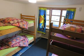 SnowBunnys BackPackers Hostel