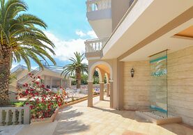 Karras Grande Resort