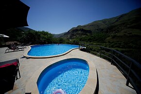 Vardzia Resort