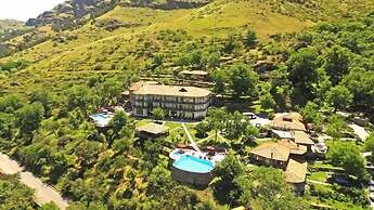 Vardzia Resort