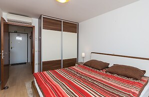 Apartment Blue Eye