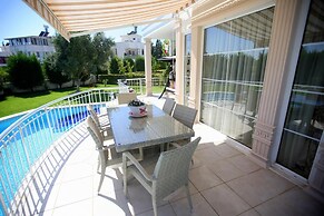 Villa Helios 1 by Elm