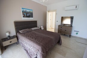 Villa Helios 1 by Elm