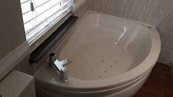Maclean Guest House