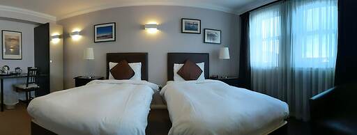Maclean Guest House