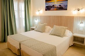 Klayman Olivina Aparthotel