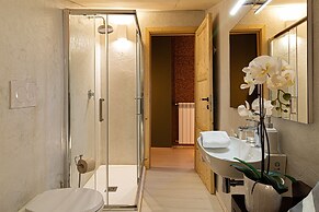 B&B Lotus House