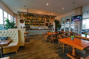 Deli Hotel