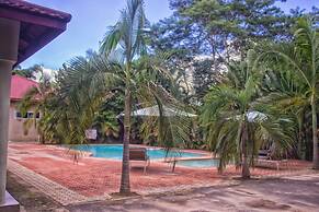 Waterfalls Hotel