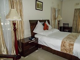 Waterfalls Hotel