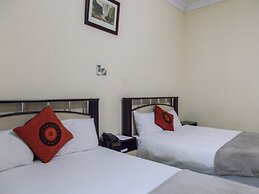 Waterfalls Hotel