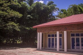 Waterfalls Hotel