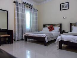 Waterfalls Hotel