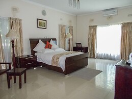 Waterfalls Hotel