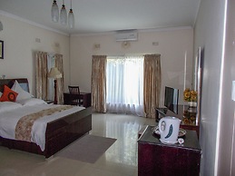 Waterfalls Hotel