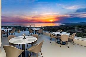 Hotel In Excelsis