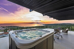 Hotel In Excelsis