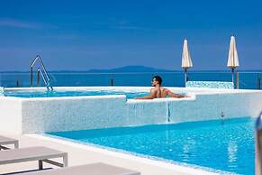 Hotel In Excelsis