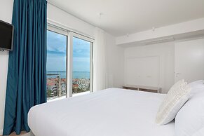 Hotel In Excelsis