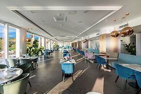 Hotel In Excelsis