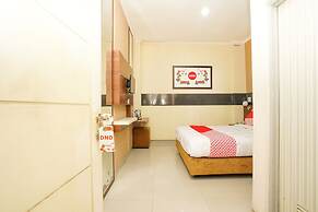 OYO 450 Semampir Residence
