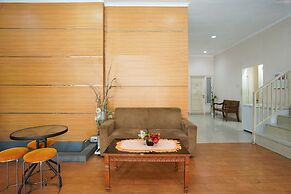OYO 450 Semampir Residence