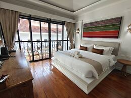 Lanna Oriental Hotel