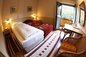 Beth-Shalom Hotel