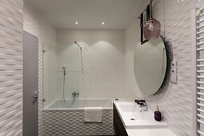 Luxury Central Apartment