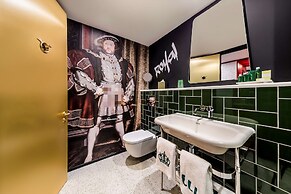nhow London