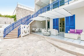 Villa Syrmata