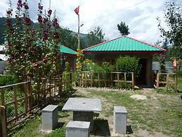 StayApart - Shruti Guest House