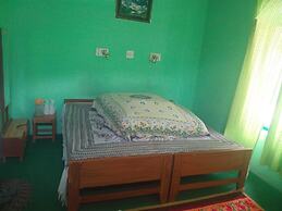 StayApart - Shruti Guest House