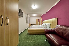 ThePoolhouse Boutique Lodge