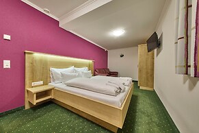 ThePoolhouse Boutique Lodge