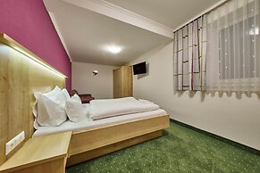 ThePoolhouse Boutique Lodge
